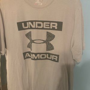 Grey under Armour shirt